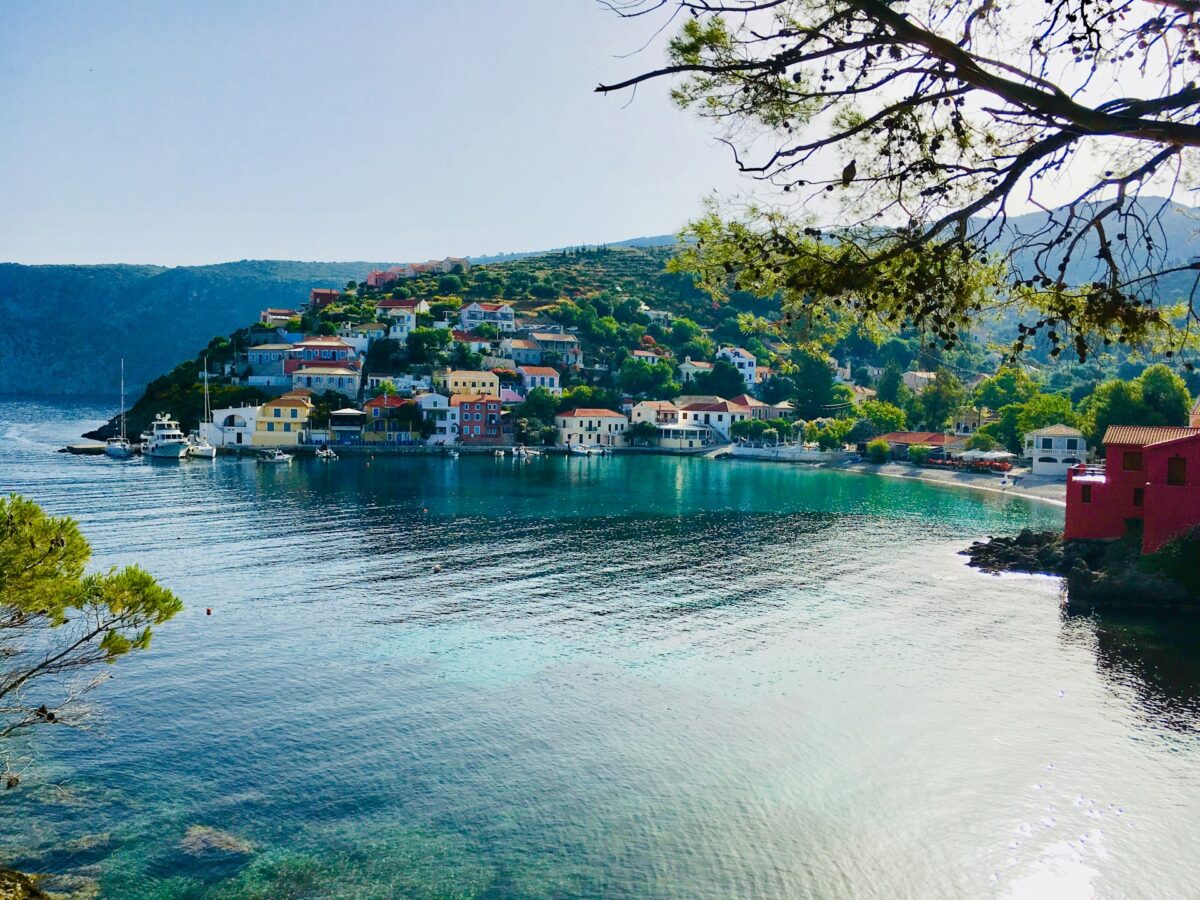 Greek customs 