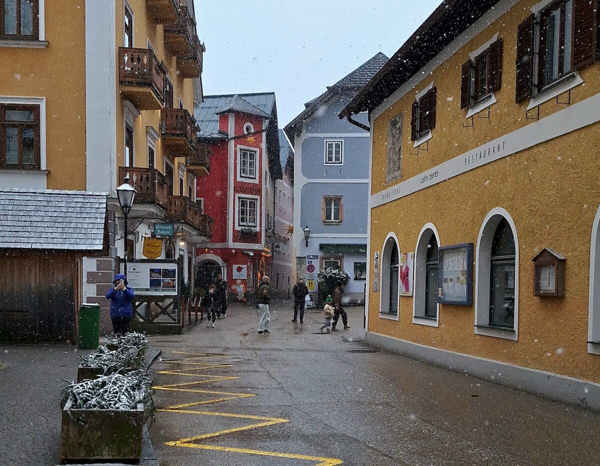 visit hallstatt